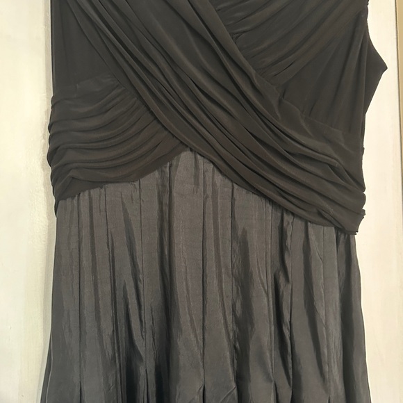 Patra Ball Gown - Picture 3 of 6